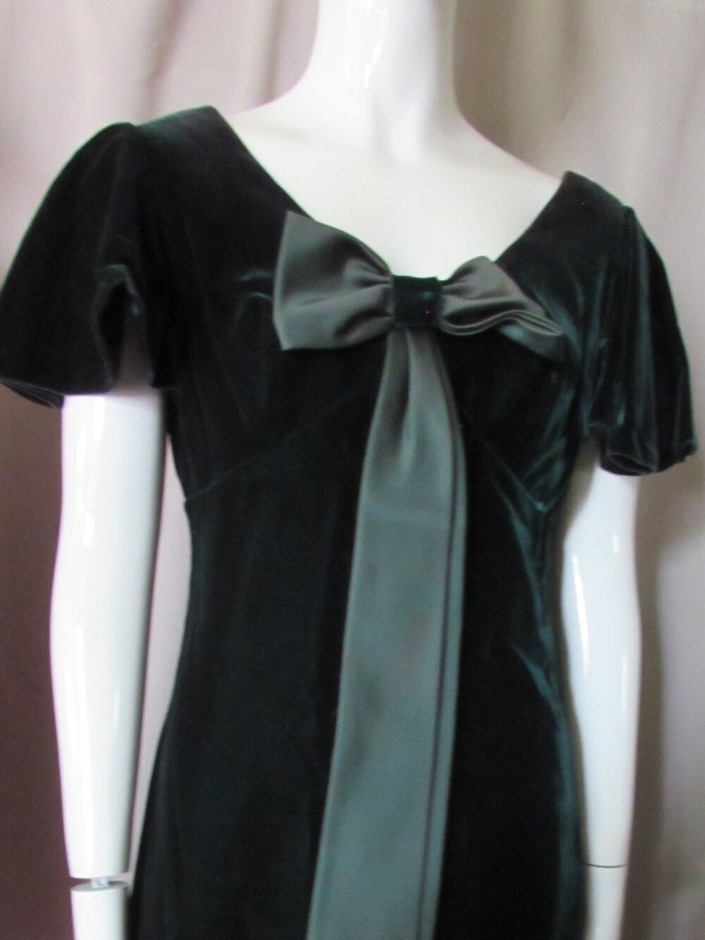 1970 Era Deep Green Velvet Cocktail Dress Mod Style